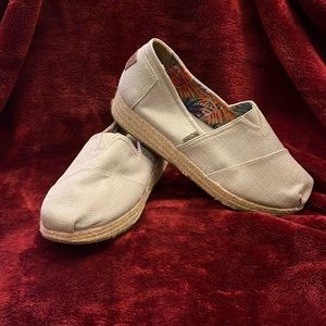Bobs Canvas Wedge Slip On. Tan Size 9  no box